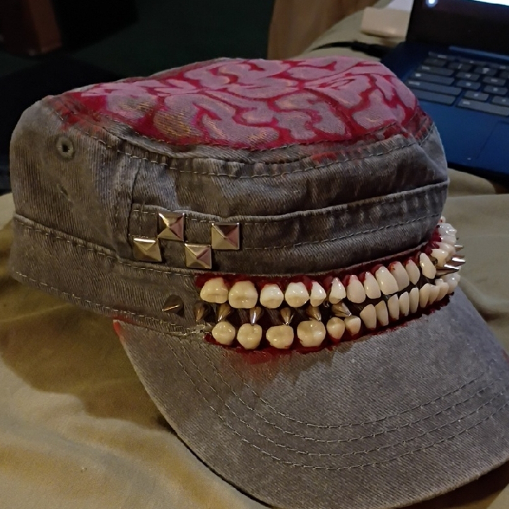 Spike & Tooth Trim Hat